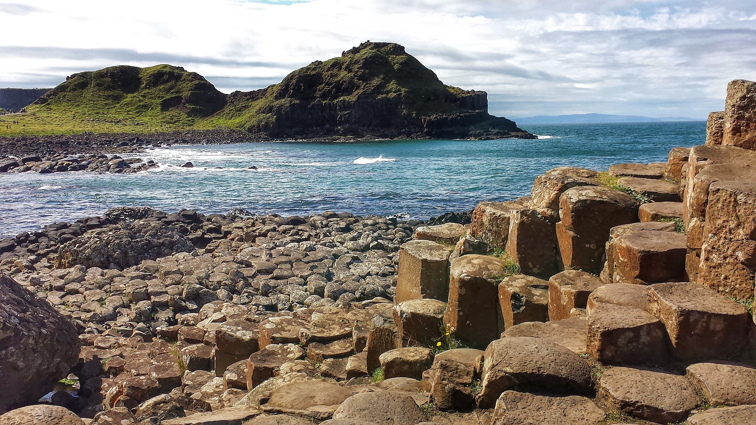 2560px-Giant's_causeway,_Northern_Ireland