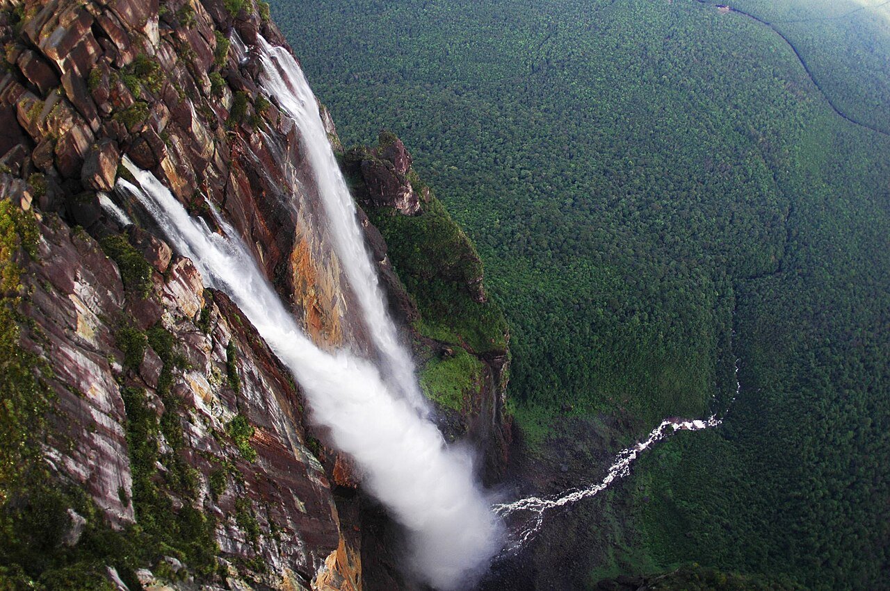 Angel_Falls_in_Venezuela