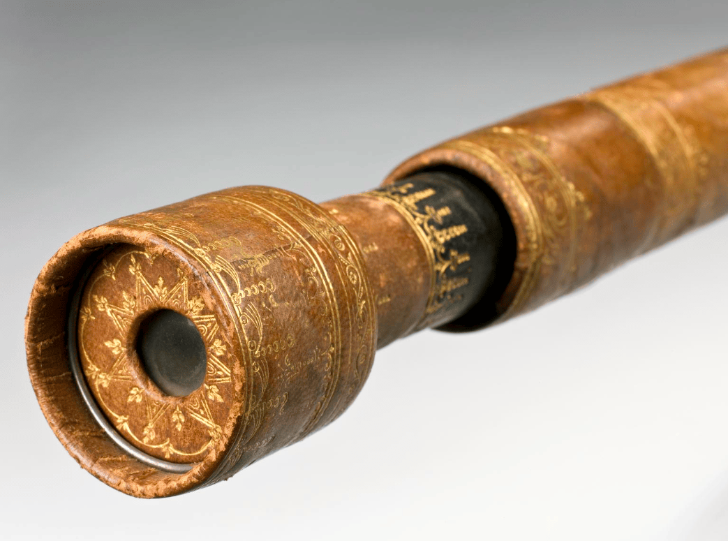 eyepiece-of-galileos-telescope-17764